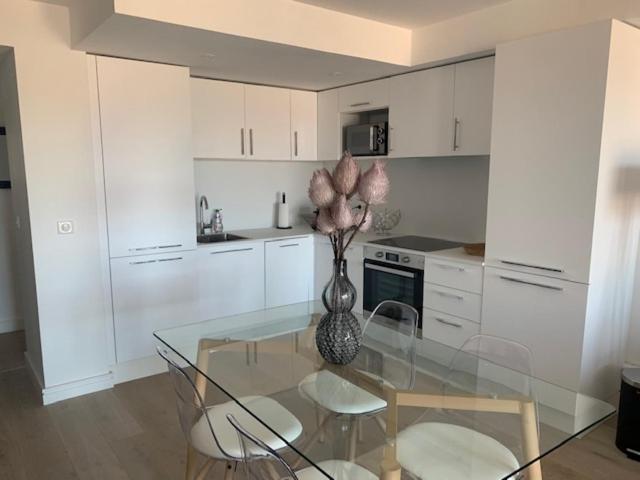 Les Volets Bleus Apartment *